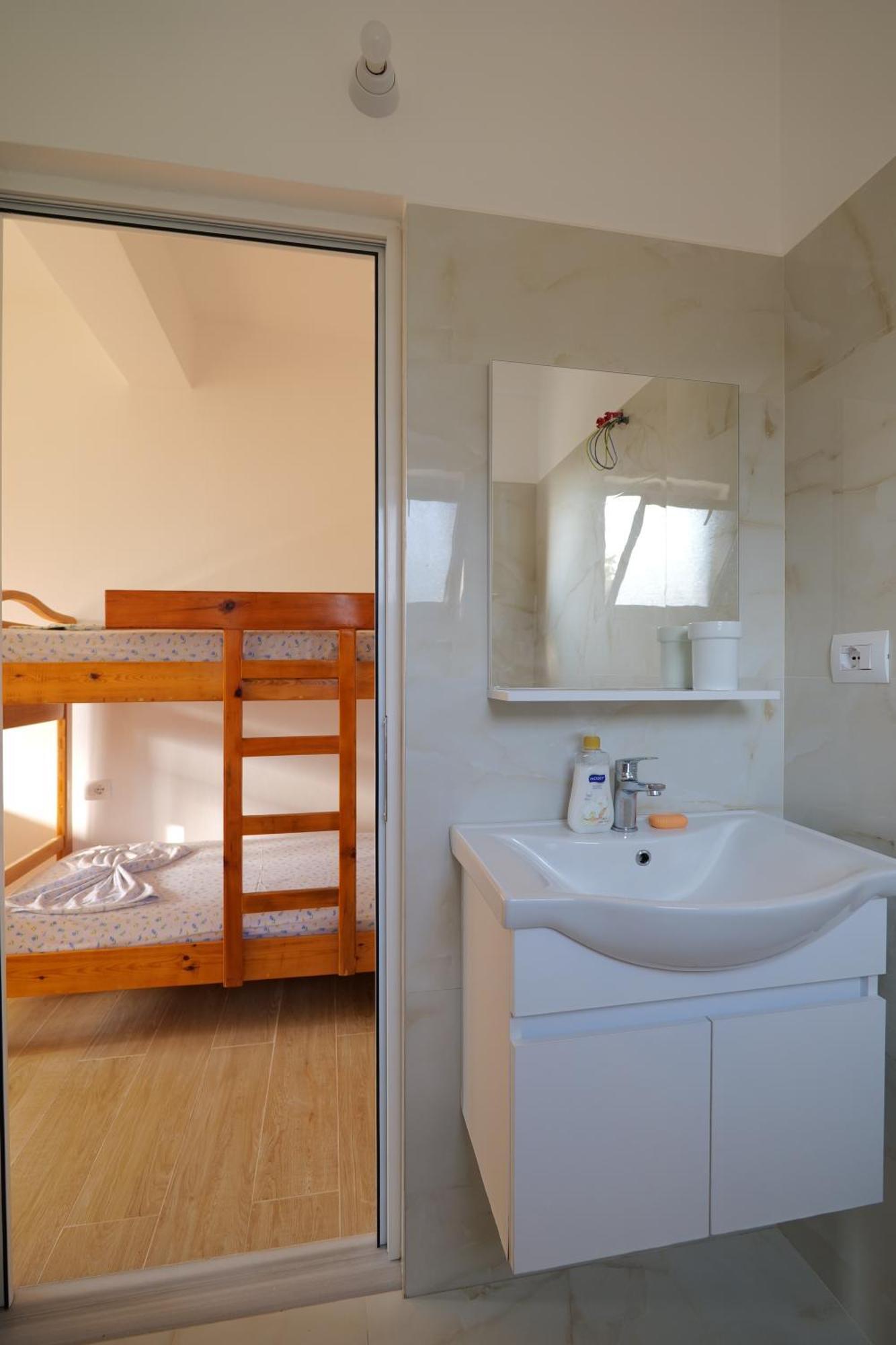 Tropikal Freskia Bunec Hotel