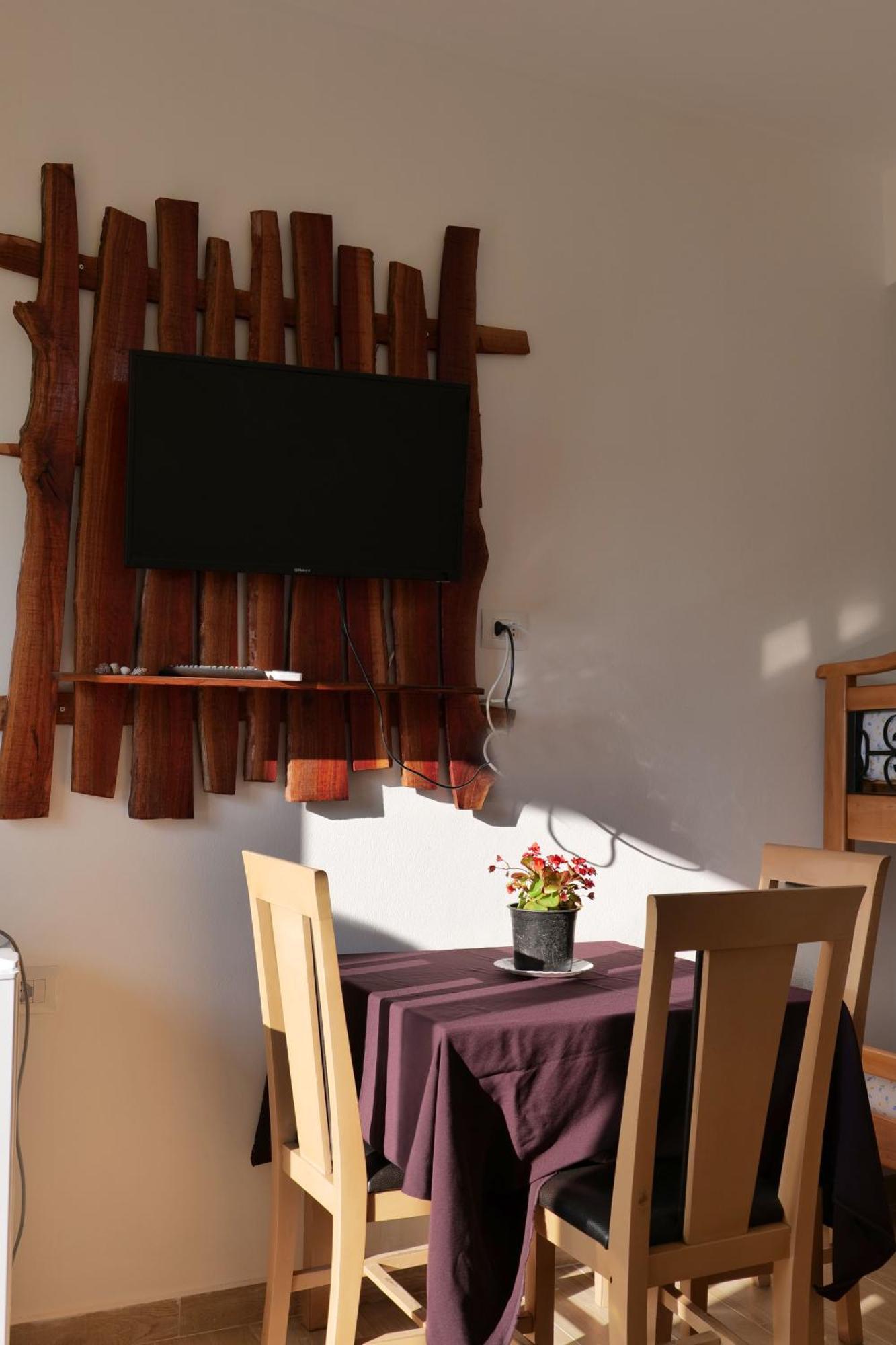 Tropikal Freskia Bunec Hotel Sarandë